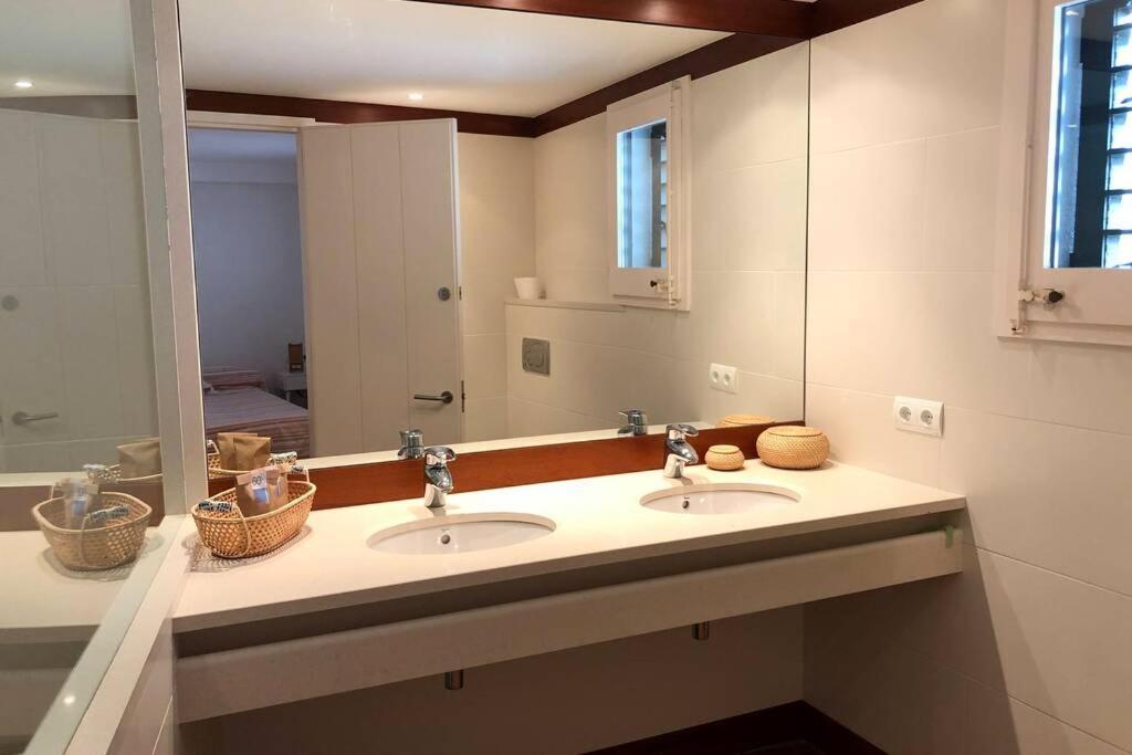 Roques - Casa En Primera Linea De Mar En Cadaqués Eksteriør billede